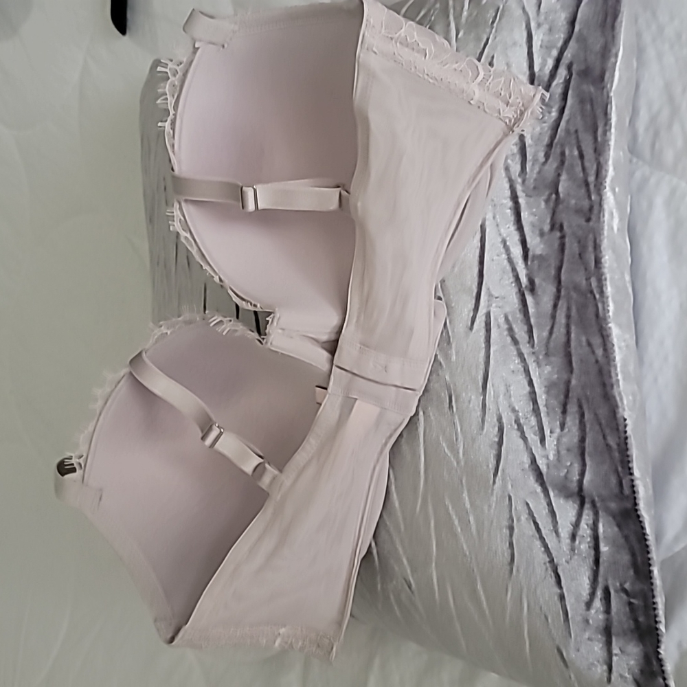 Victoria Secret Bra - Picture 3 of 3